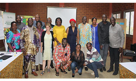Visite au Cameroun de Stéphanie Zeiss, Coordinatrice du projet Centre de Connaissances de l’Agriculture Biologique en Afrique (CCAB).